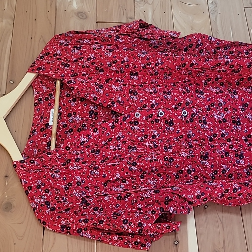 Westport Floral Red & Blue Top, Size 1X, Soft - Picture 2 of 7